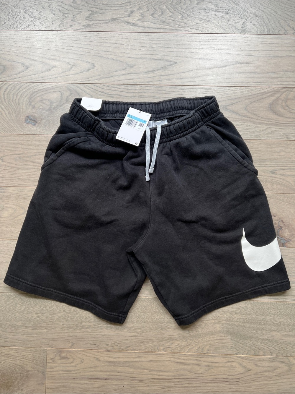 Nike NWT graphic shorts Medium